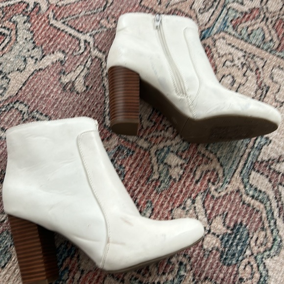 White booties - Picture 2 of 10